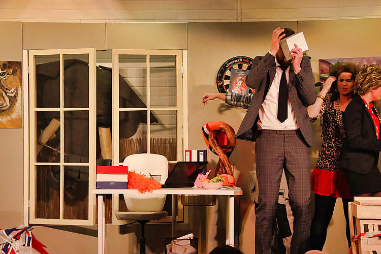 CPJ Waarder-Driebruggen met de klucht 'Dolle beestenboel'_70